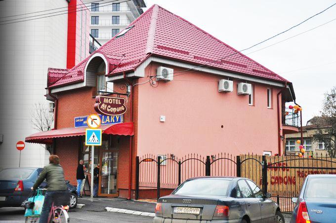 Motel Al Capone Satu Mare Buitenkant foto